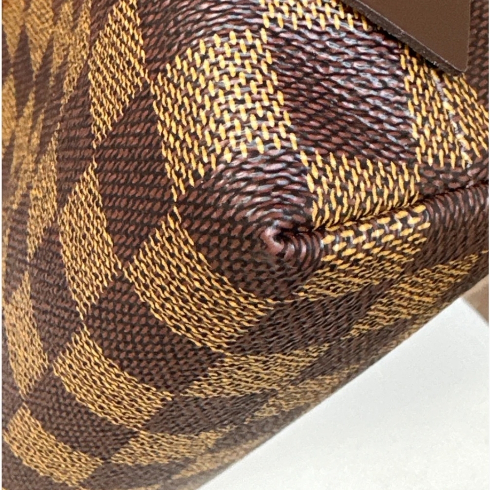 Authentic Louis Vuitton Damier Ebene Cosmetic Pouch In Excellent Condition - Picture 7 of 10